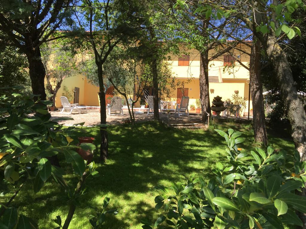 Il Porto Aparthotel Tuoro sul Trasimeno Exterior foto
