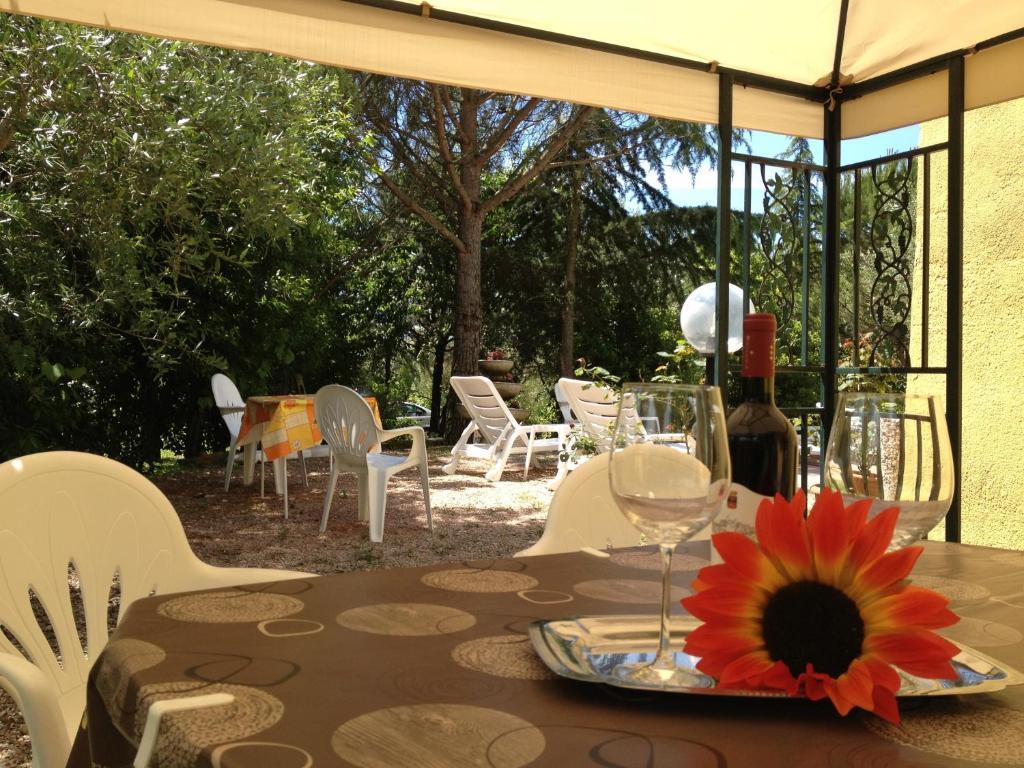 Il Porto Aparthotel Tuoro sul Trasimeno Exterior foto